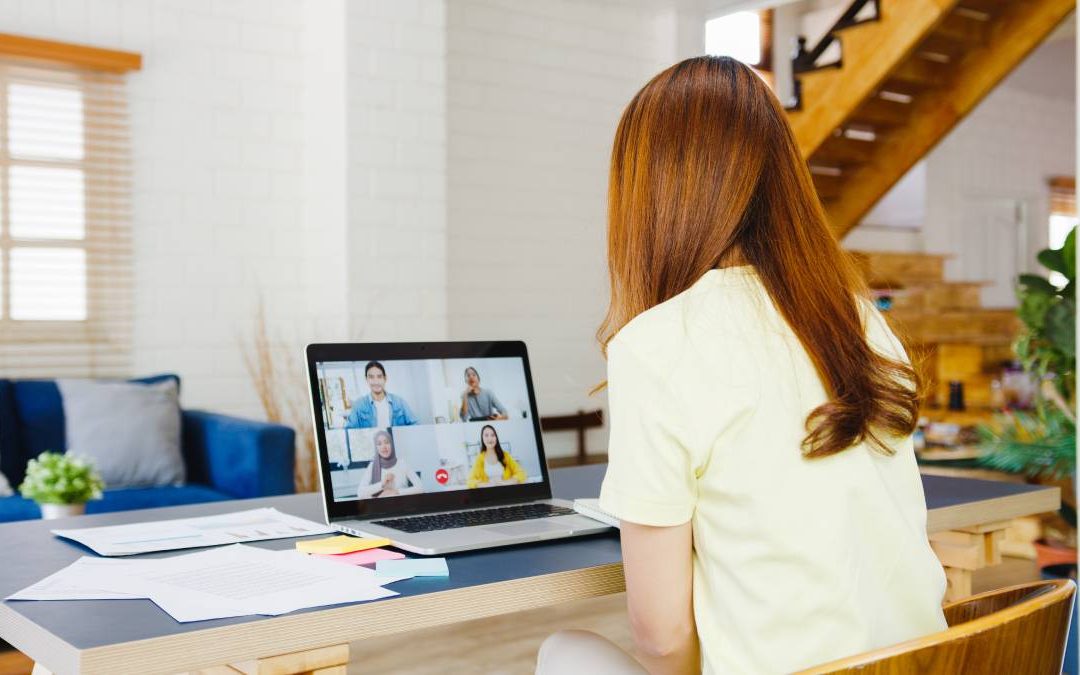 Trabalho presencial e home office: como funcionam essas duas modalidades?